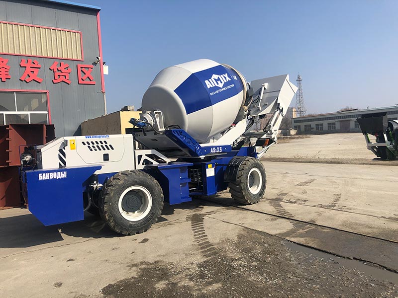 Self Loading Concrete Mixer Machine