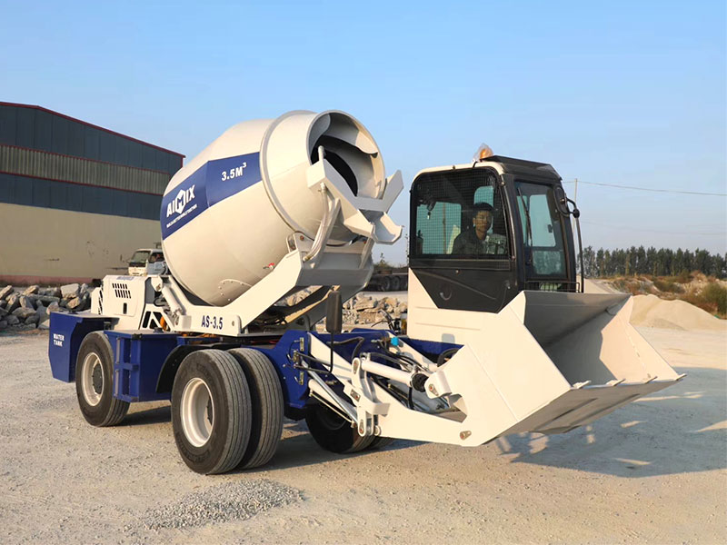 self loading mixer with a front bucket