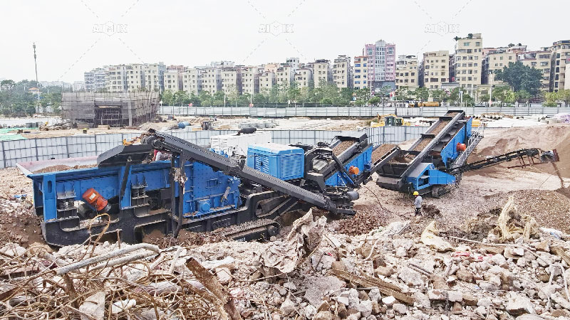 Mobile Stone Crusher Plant on Crawler